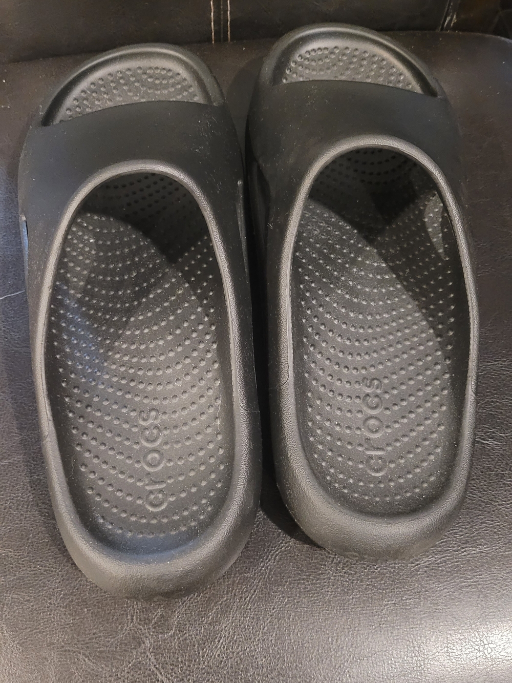 CROCS Black Classic Slip-On Clog Slides - M6/W8